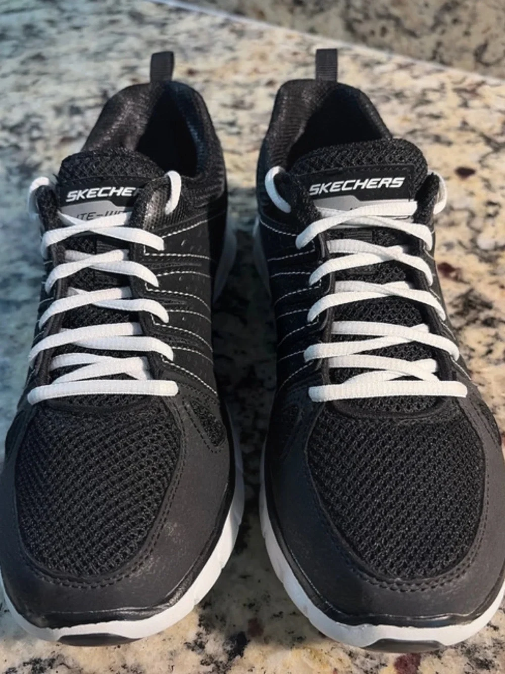 SKECHERS♦️DUAL LITE SNEAKER